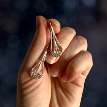 Load image into Gallery viewer, Deco Drop Medium Earrings