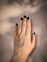 Load image into Gallery viewer, Moonboat Necklace