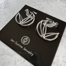 Load image into Gallery viewer, 1&quot; Circle Hoop Earrings, Tulip Design in Argentium Silver
